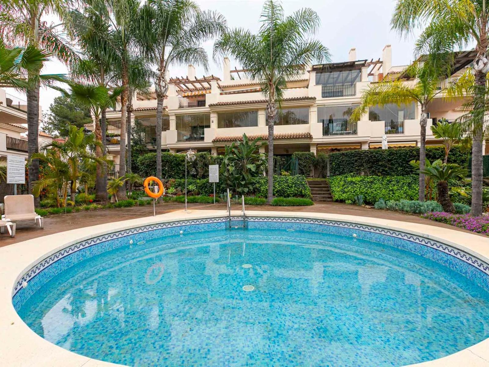 Beautiful With Lovely Terrace Pass The Keys Apartment