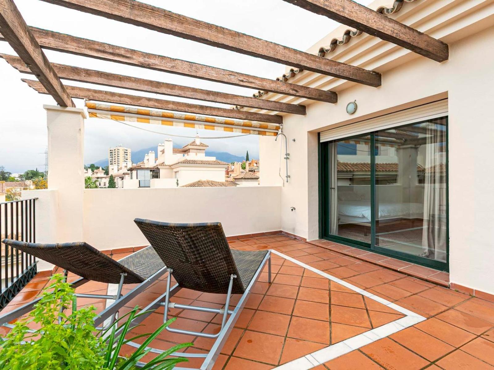 Beautiful With Lovely Terrace Pass The Keys Apartment *