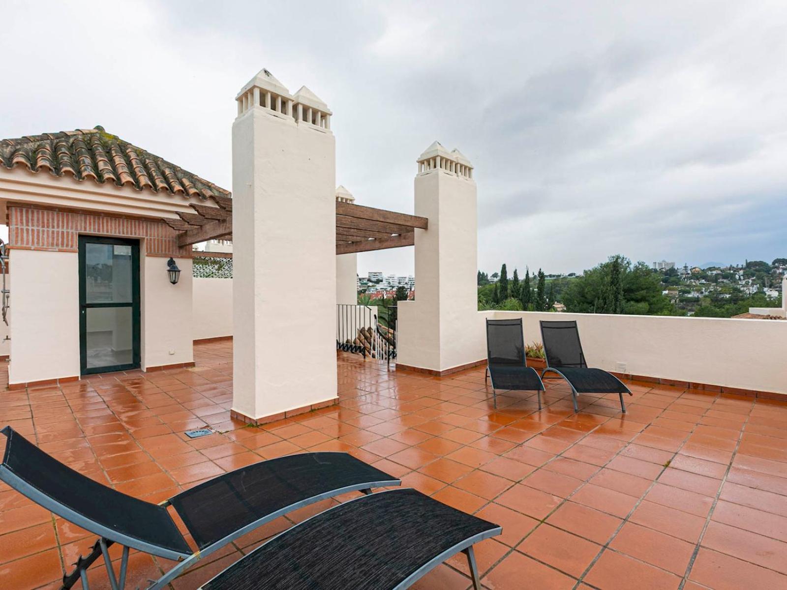 Beautiful With Lovely Terrace Pass The Keys Apartment *