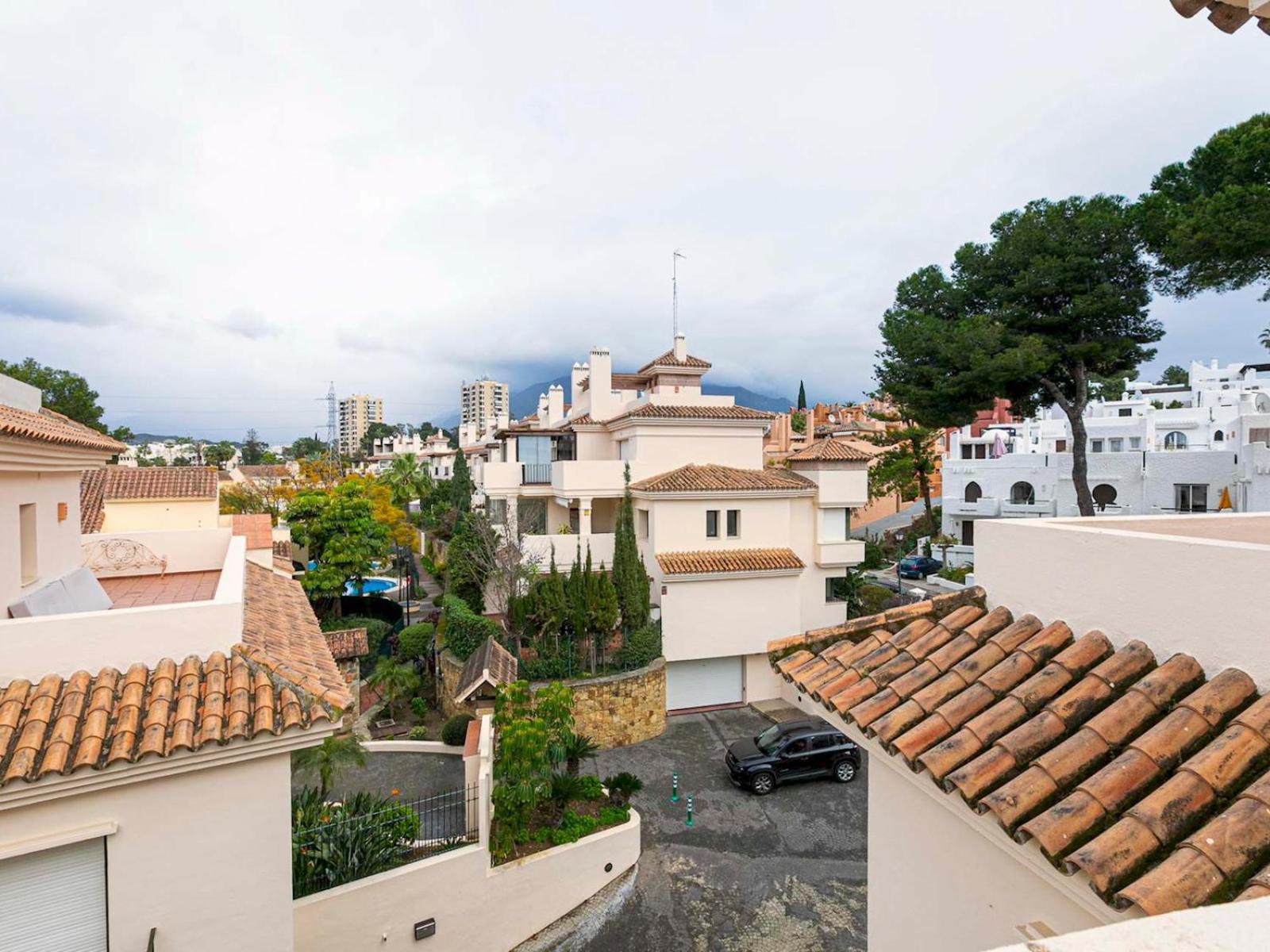 Beautiful With Lovely Terrace Pass The Keys *