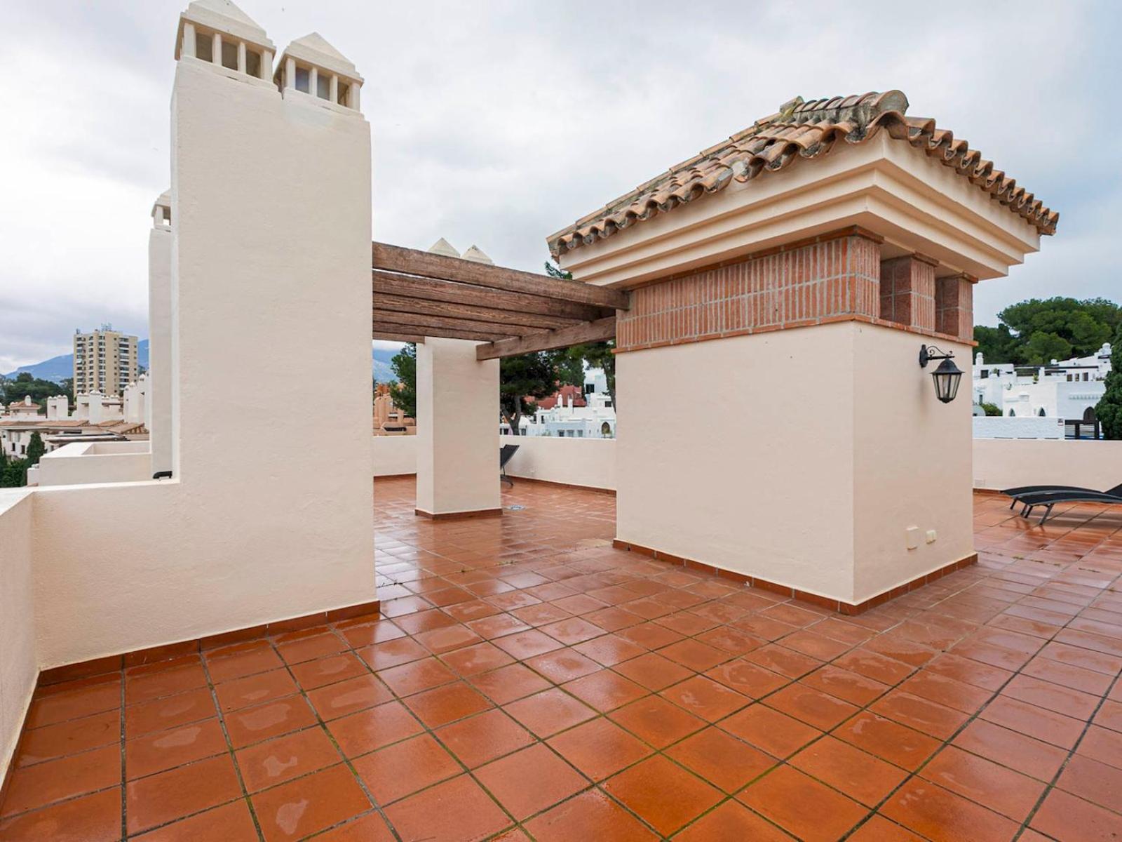 Beautiful With Lovely Terrace Pass The Keys Apartment