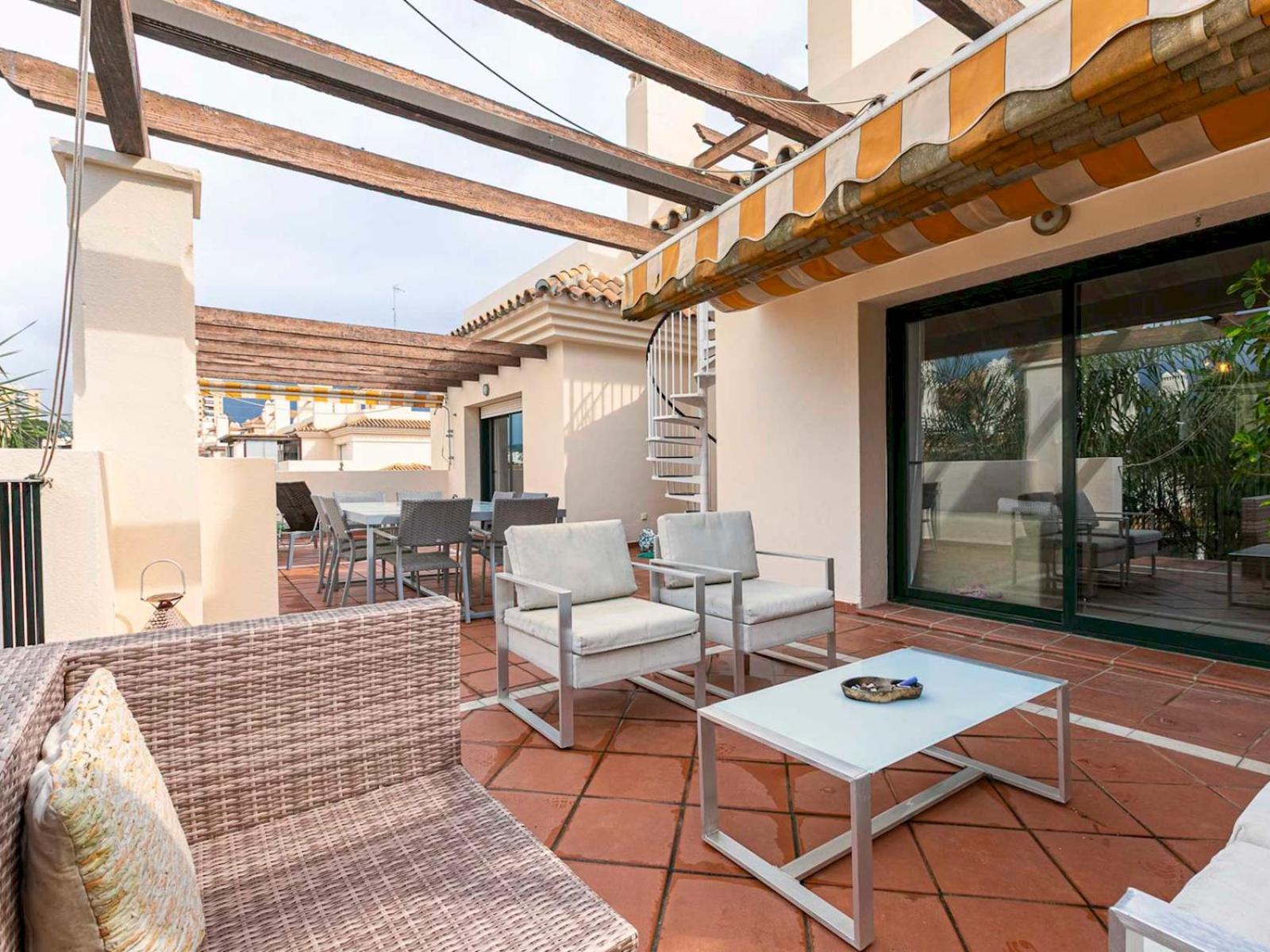 Beautiful With Lovely Terrace Pass The Keys Apartment *