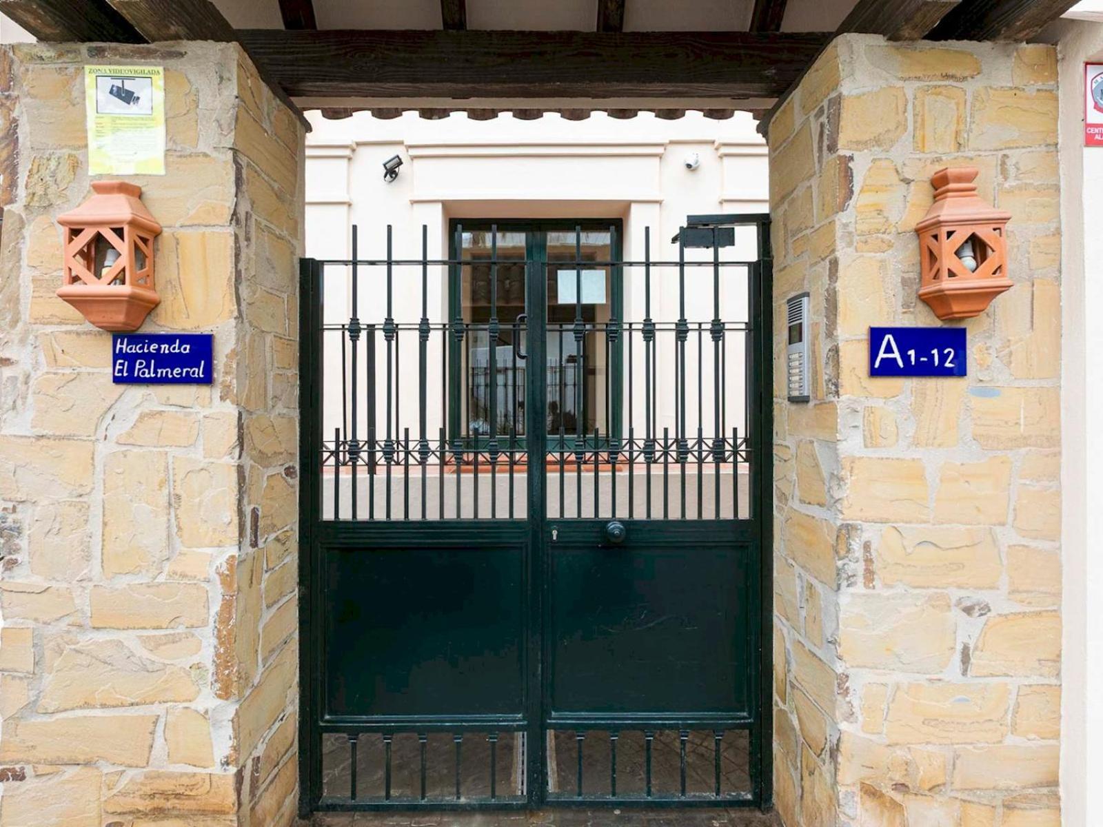 Apartment Beautiful With Lovely Terrace Pass The Keys