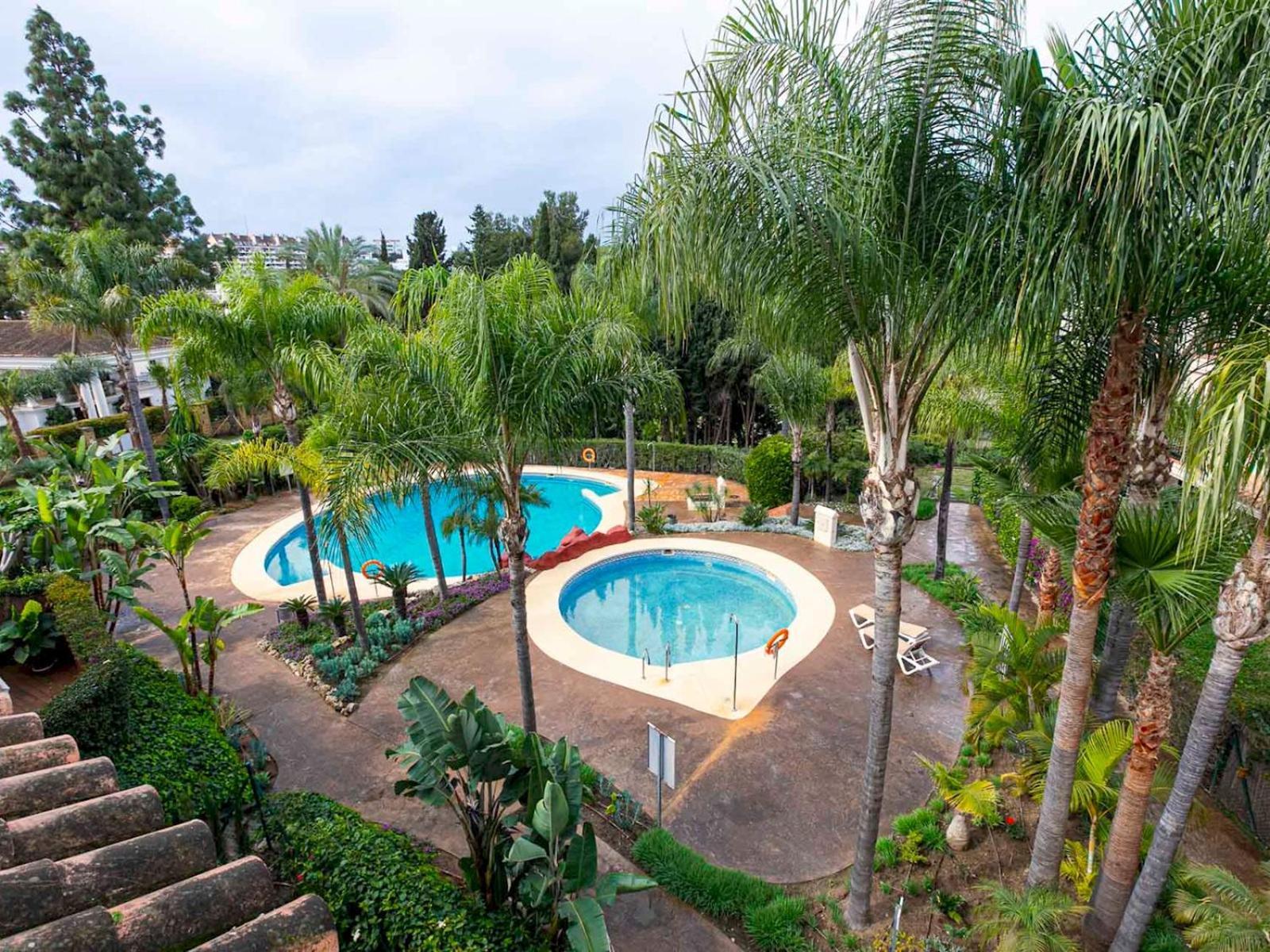 Beautiful With Lovely Terrace Pass The Keys