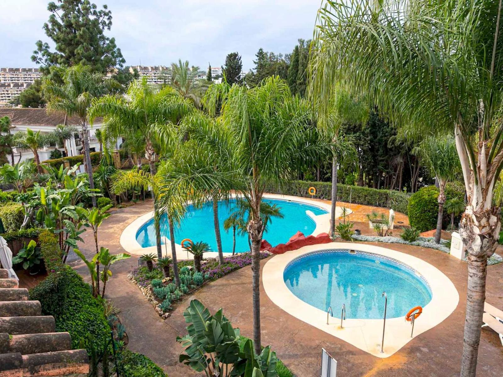Beautiful With Lovely Terrace Pass The Keys *
